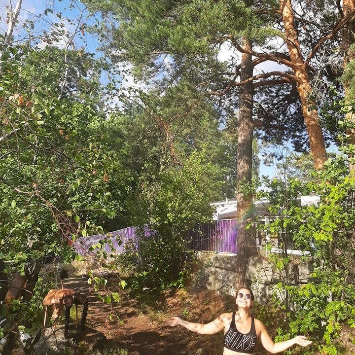 ILMIOFESTIVAALI's tweet photo. Ompa kuuma! Upouudella sumutuspisteellä voit nauttia virkistävän sumuisesta vesisuihkusta ja bongata sateenkaaria. 🌈🌈 Muista myös: nesteytys, päähine, aurinkorasva. Vältetään turhaa nuupahtamista 😘 #ilmiö2019 https://t.co/NZvk8zA6Y6
