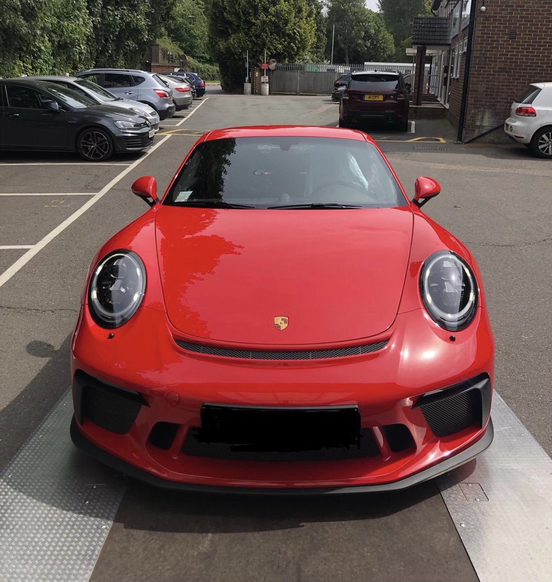 flat6logistics's tweet image. Very lovely manual Porsche GT3 collected out of storage last week 👌 #porsche #porschegt3 #porschegt3manual #porschetransport #porscheowners