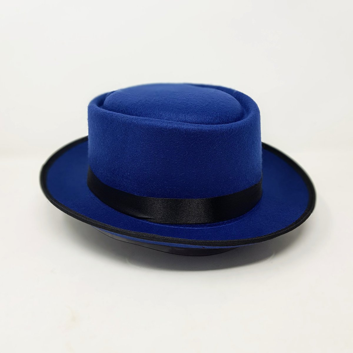 HatrixNG's tweet photo. Classic Pork Pie Fedoras available.
These are a must for every classic man/woman wardrobe 😎
Fits all outfits
DM for orders or WhatsApp/Call 08050725026
#Hatrix
@Hatrix.ng on Instagram. https://t.co/BX6R2qETwI
