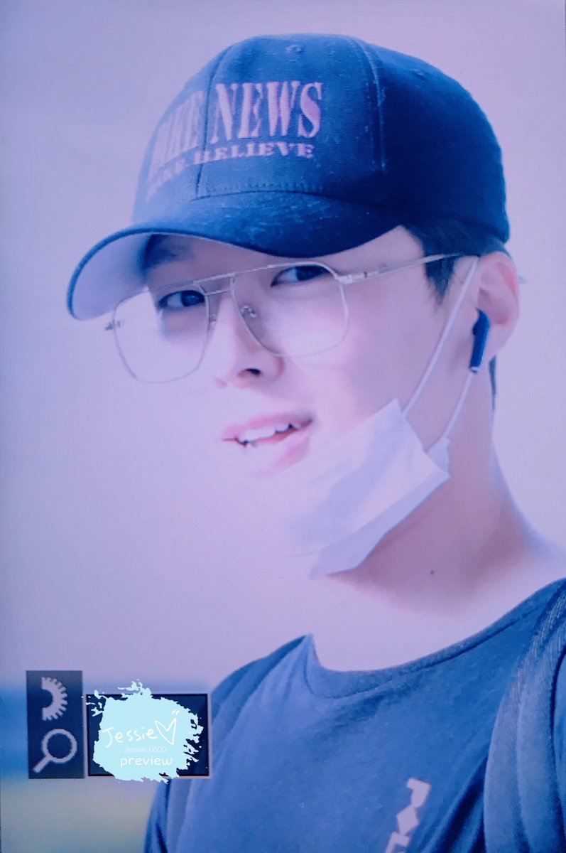 jessie_0820's tweet image. 190727 기용이 인공입국 preview

#장기용 #張基龍 #jangkiyong
🔺로고크롭 2차가공 무단인화 금지
🔺사진,영상 퍼갈때 반드시 출처 표기 해주세요
🔺 Please! Don’t crop LOGO &amp;amp; edit my pic. TKS
🔺 Reproduce, pls indicate the source.