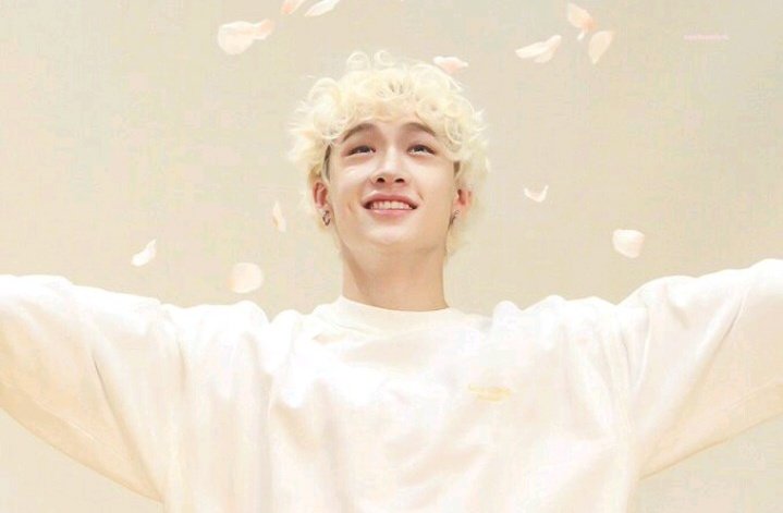 starrykeikei's tweet photo. bangchan best leader 💜 we love you very much 💙
#weloveyoubangchan #bangchanprotectorsquad #bangchanisthebestleader https://t.co/ponDi7k1tJ