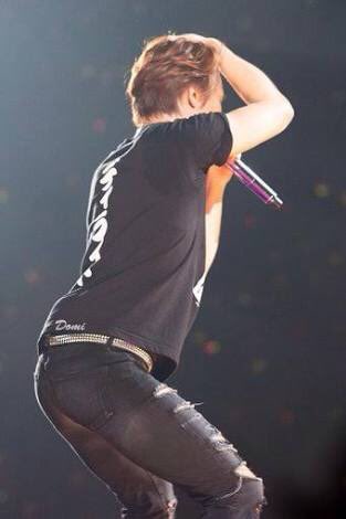 This is not only booty.. but the thighs too  #LoveKangDaesung