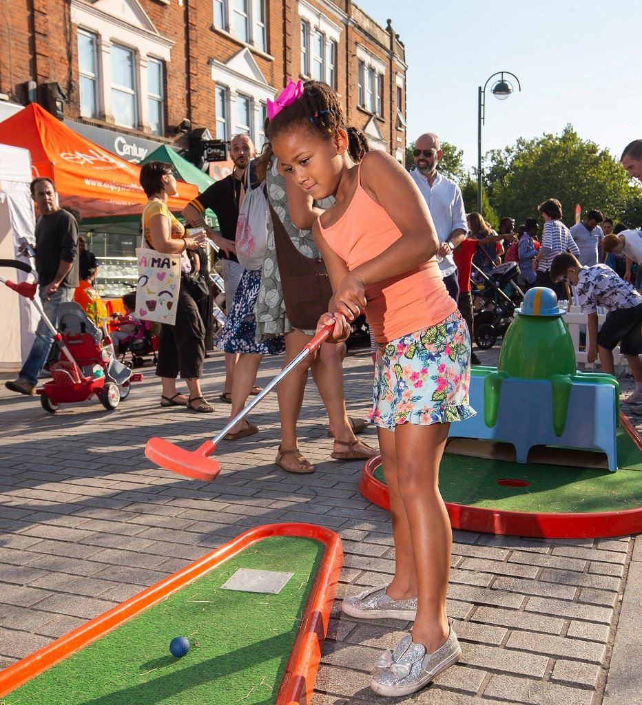 Have you ever imagined your road car free? The council are encouraging residents to join communities across London on #WorldCarFreeDay in hosting a street party on a road free of cars, congestion and pollution. To arrange an event on 22 September visit socsi.in/BDGQW
