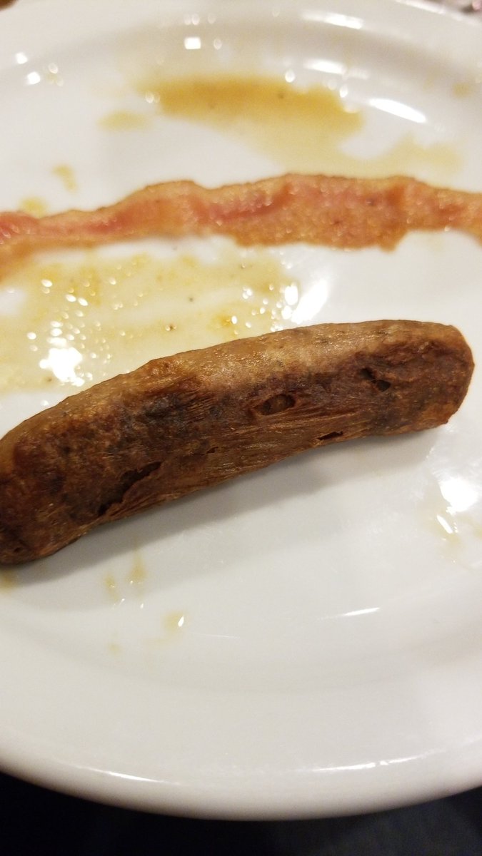 T8Beta's tweet photo. @GordonRamsay Please help @DennysDiner they seriously need you... https://t.co/HqQps9ALf3