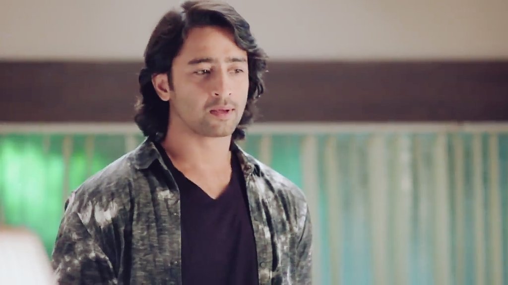 "Iss larki ke zakham itni jaldi nahi bharain ge, Main janta Hoon kyunke Maine bhi in zakhamon ke sath jeena seekh liya haiAur muskurana bhi ~ Abir" #ShaheerSheikh  #ShaheerAsAbir  #YehRishteyHainPyaarKe