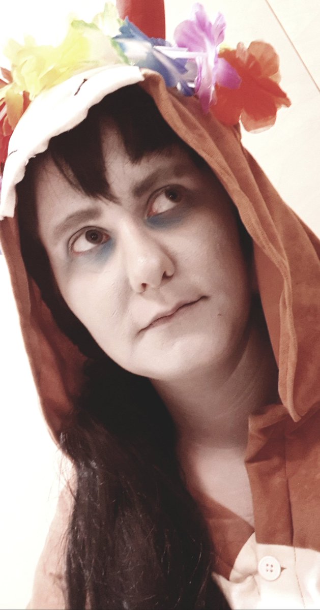 (( Panel in an hour and I already hate this cosplay

I just wanna remake skkdkdkf ))