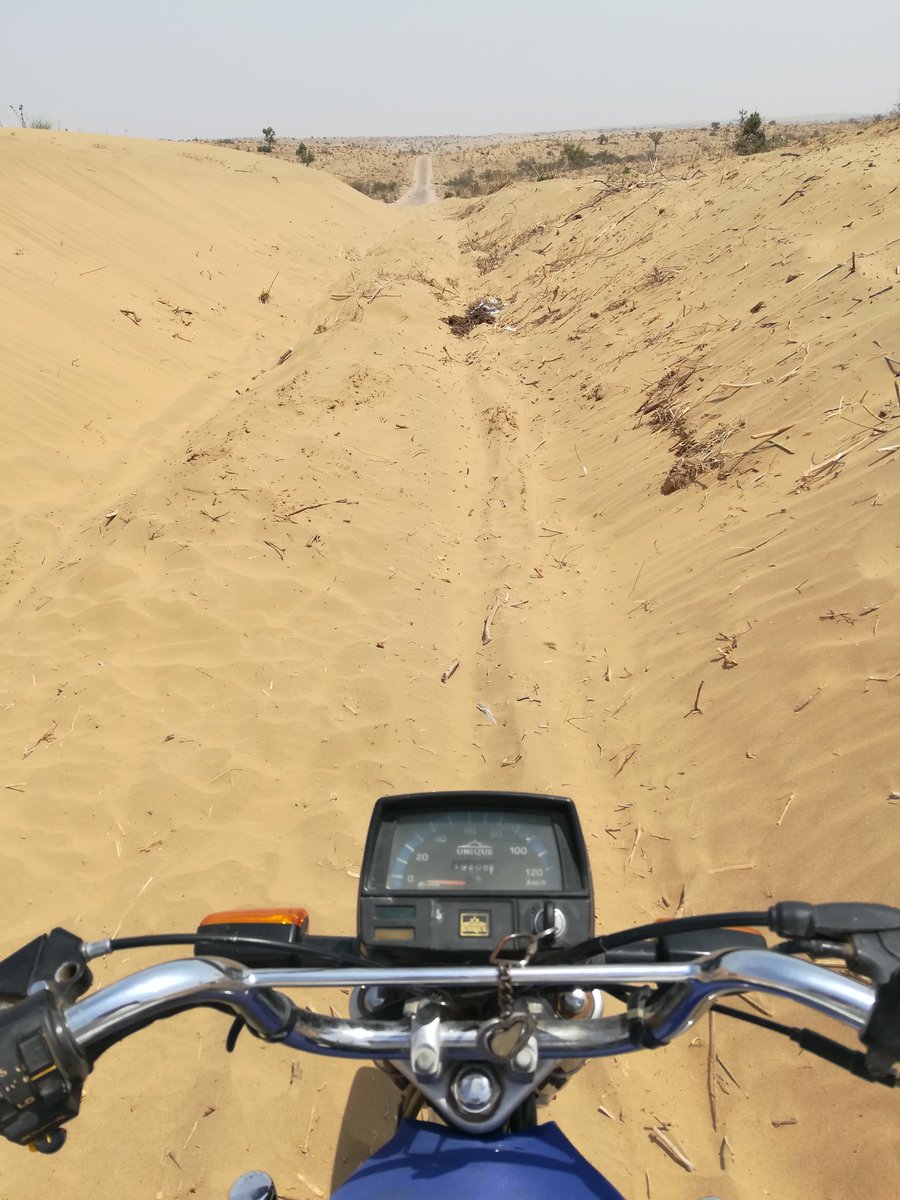 GotamDasMeghwar's tweet photo. ہم بھٹکتے ہیں کیوں بھٹکتے ہیں دشت و صحرا میں.
#Monitoring in the desert.
@sardarshah1 
@SkBhutto 
@MAsSELD1 https://t.co/RKehBpnSdr