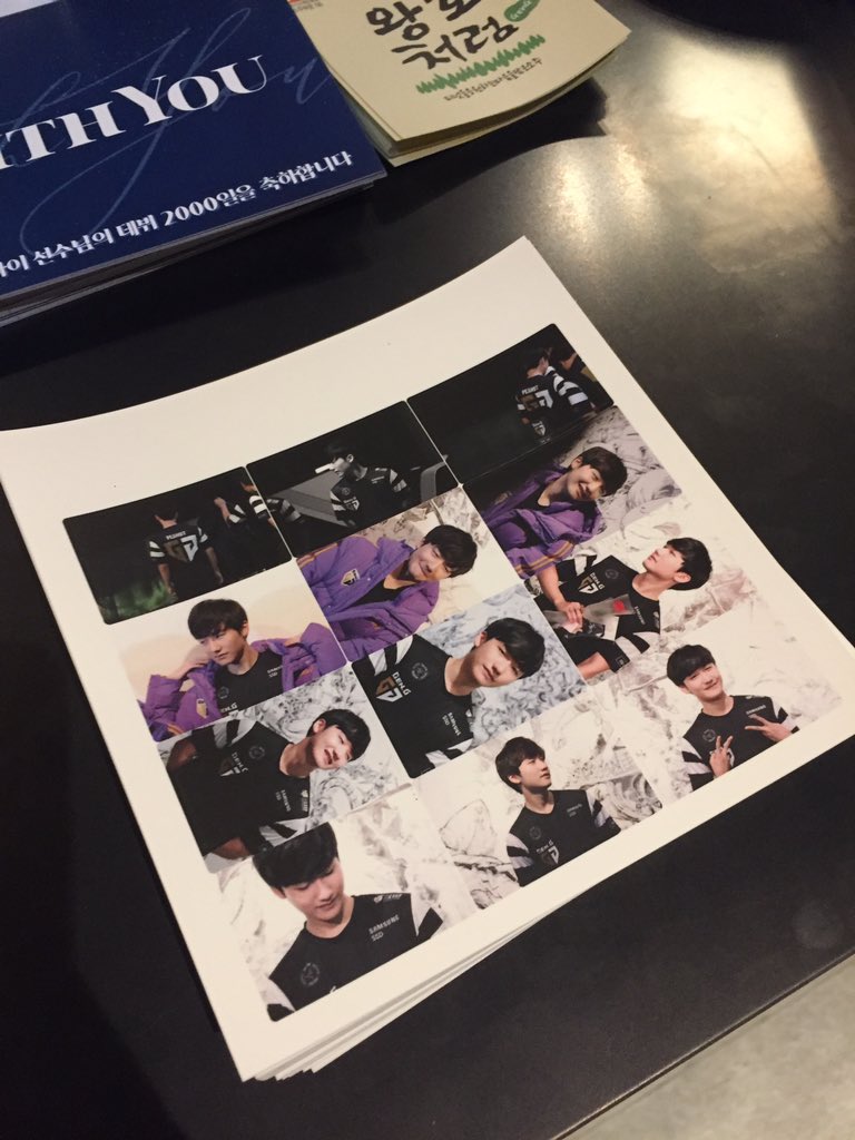 LIUM_PHOTO's tweet photo. 치어풀 자리에 두었습니다~🥰 https://t.co/lQqYIxCQNX