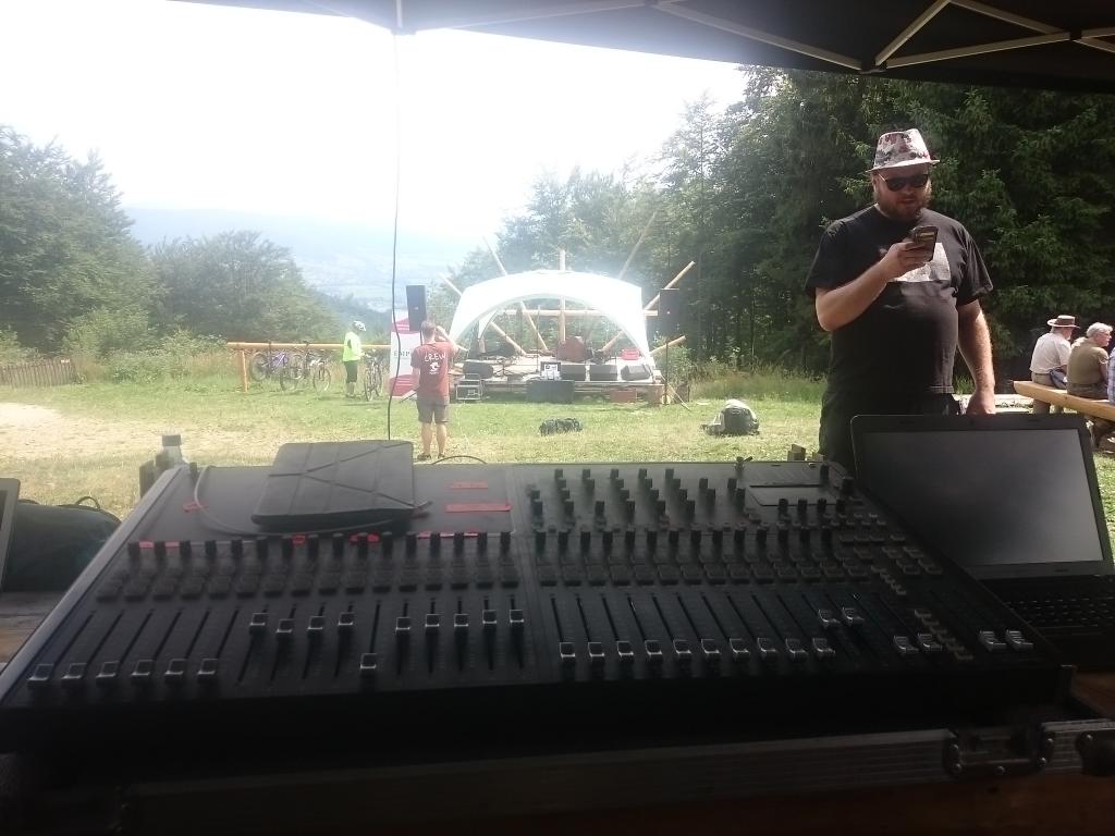 TheJumperCables's tweet photo. Ok, it is #ready! BTW, the weather is great here! #stage #soundman #bluegrass #festival @hugoha6 https://t.co/co0Qs9feKo