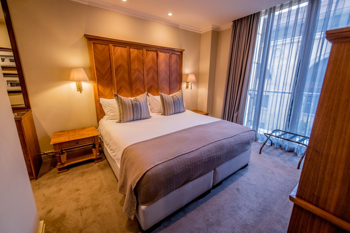 The <a href="/MichTowersSA/">Michelangelo Towers</a> offers the ultimate in city living from the exceptional design of the lavish <a href="/TheCupolaSuite/">The Cupola Suite</a> to the comfort of the luxurious one and two-bedroom apartments. Time to live the suite life:  bit.ly/2Tj0Rf1 📸: @hendriksteytlerphotography #LegacyHotels