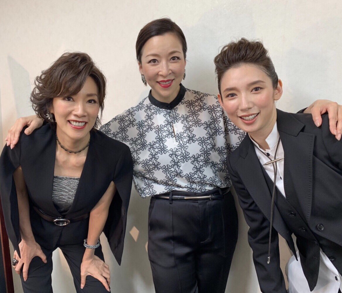 映画 diner ダイナー 公式 さらに 舞台裏でのオフショット公開 真矢ミキ さん 真琴つばさ さん 沙央くらま さん ダイナー応援上映 舞台挨拶 ありがとうございました ダイナー へのご来店 お待ちしております T Co 映画 diner ダイナー 公式 さらに 舞台裏でのオフショット公開 真矢ミキ さん 真琴つばさ さん 沙央くらま さん ダイナー応援上映 舞台挨拶 ありがとうございました ダイナー へのご来店 お待ちしております T Co