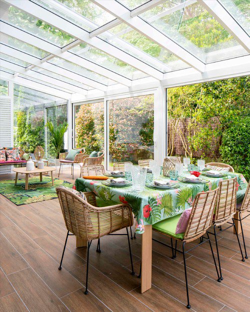 ¿Dónde te gustaría estar ahora? ¿En un lugar exótico lleno de palmeras y cocos o en tu jardín?
¿Y si tu jardín, patio o terraza es ese lugar exótico al que quieres viajar?
Hoy nos vamos de tiendas para crear este oasis personal. ¿Cuánto costará?

Imagen de Sube Susaeta