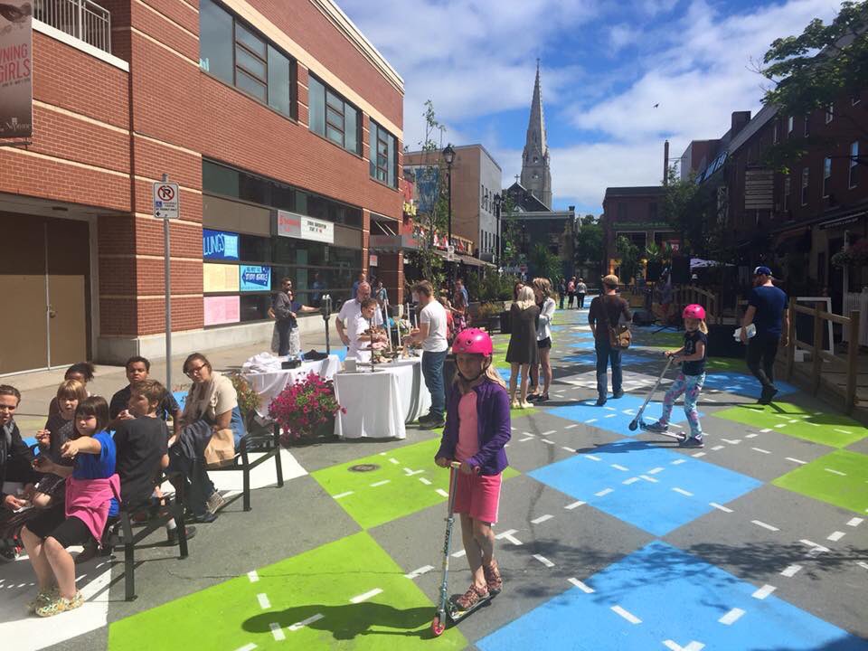 tjhfx's tweet photo. Argyle Street. 5 years ago, 4 years ago, and now. #ArgyleOnArgyle @DowntownHalifax @haligonia https://t.co/twdVKJECEv