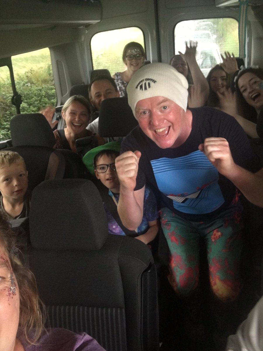 naomihodges28's tweet image. @Carfestevent @achrisevans @Chrishibbert13 @lucie83763524 lovely for you to pay us a visit on our minibus this morning!!! Made our day!! I'm definitely coming to see you tomorrow for my birthday singalong xxx 💙