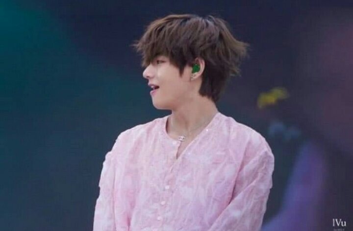 Koreanka2's tweet photo. I'm so sorry, but I overslept
Good sooo...
Have a nice day and drink a lot of water because it promises to be a long and warm day😇💞
(For you Tae hihi) https://t.co/j7hVRaCKY6