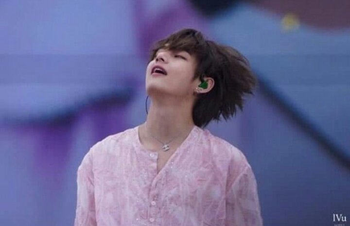 Koreanka2's tweet photo. I'm so sorry, but I overslept
Good sooo...
Have a nice day and drink a lot of water because it promises to be a long and warm day😇💞
(For you Tae hihi) https://t.co/j7hVRaCKY6