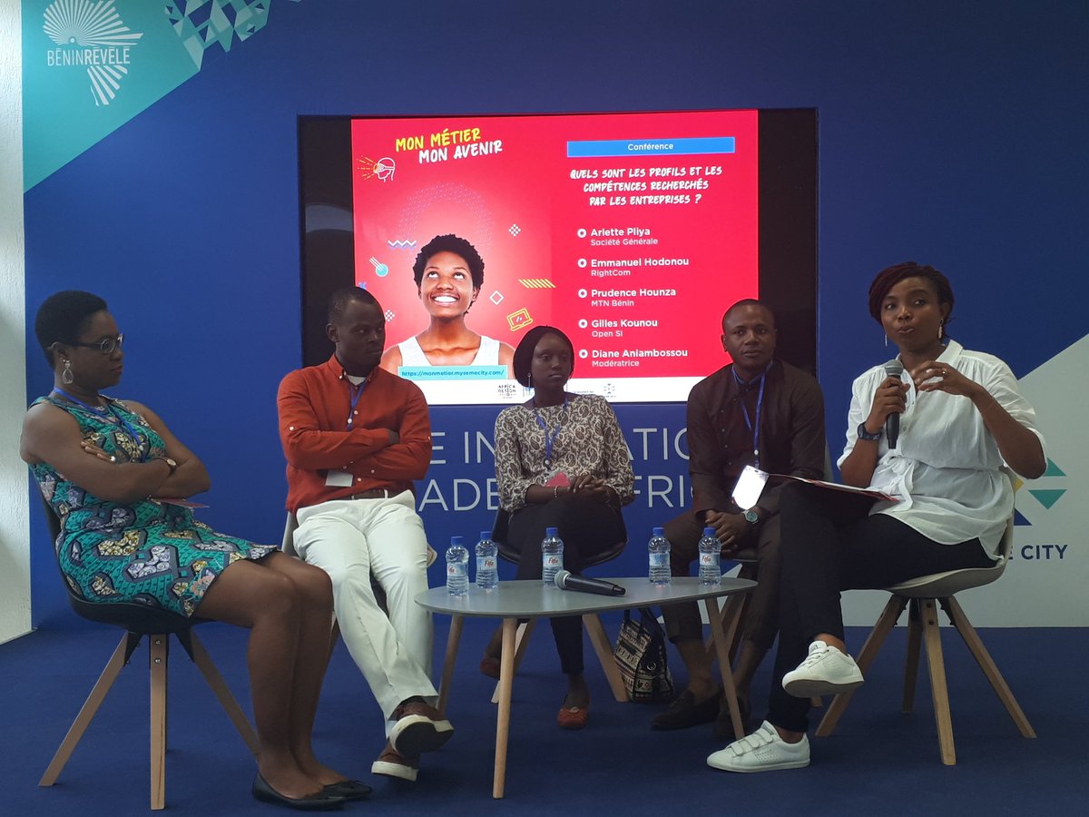 EpitechBenin's tweet photo. Le panel "Quels sont les profils et les compétences recherchés par les entreprises?" a démarré lors de l'événement #MonMétierMonAvenir 
Vous pouvez toujours nous rejoindre !
#MonMétierMonAvenir
#EpitechBenin
# @SocieteGenerale 
# @MTNBenin 
# @SemeCity 
#RightCom
#OpenSI https://t.co/axLkB2pfsl