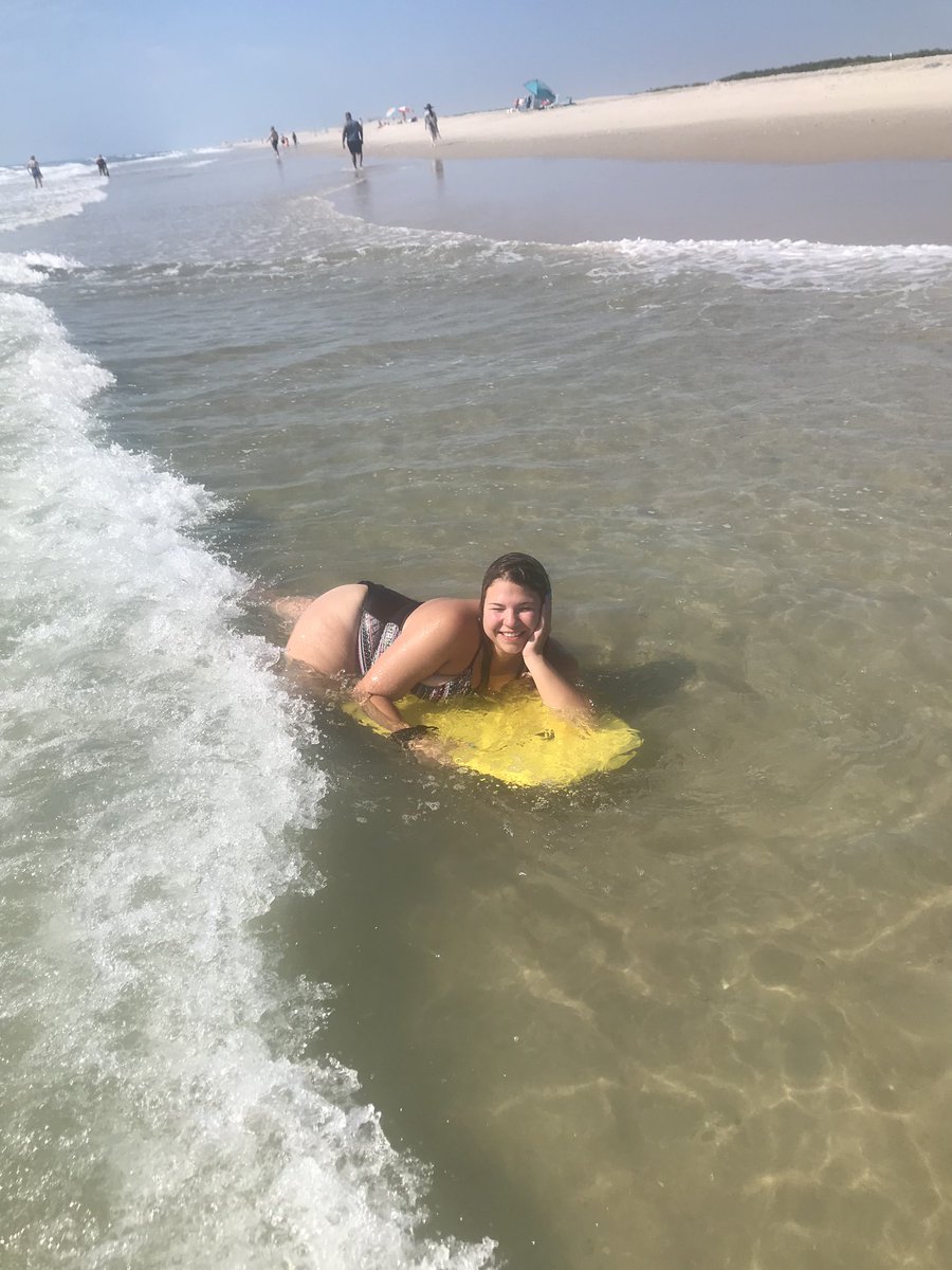 deedlebug14's tweet photo. When your life is going real good and your anxiety hits you https://t.co/TVEBQJwv5T