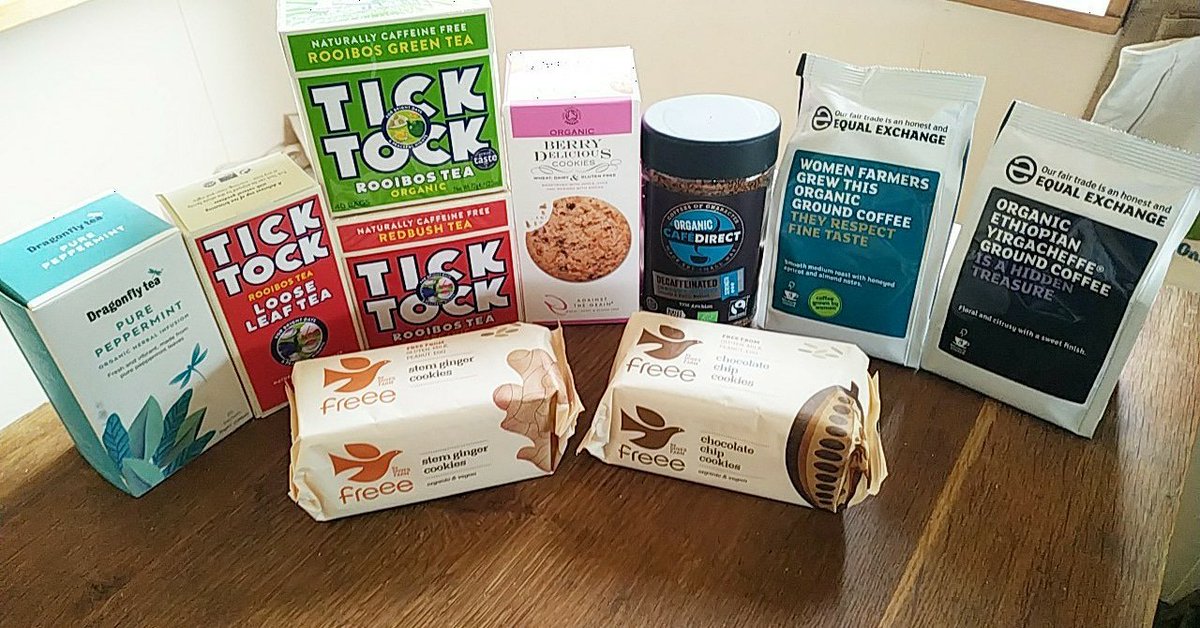 Backyard_Food's tweet photo. It may be miserable outside, but nothing a nice #cuppa and biscuit can't fix!
Open today until 4pm.
@Cafedirect @EqualExchangeUK @DragonflyTea @ticktocktea @Dovesfarm
#brewsup #afternootea #organic #fairtrade #vegan #plasticfree #glutenfree #shoplocal #sustainablepeterborough https://t.co/n51EOoD1Wb