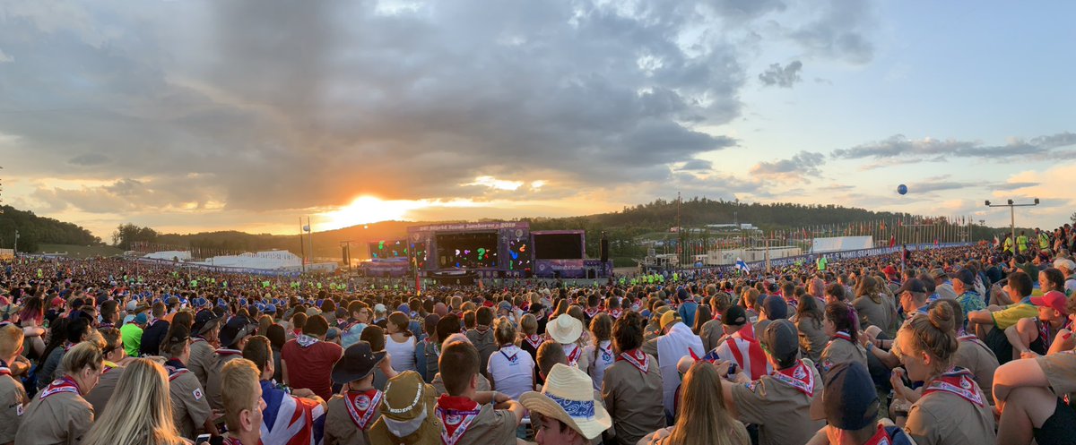 We had a great night at the @2019_wsj  Unity Show followed by ‘Broadway does Disney’ #scoutsjamboree #uk24wsj 😁🇺🇸🏕⚜️🎉