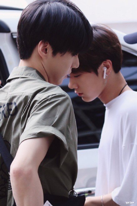 โมเม้นต์เยอะนะ ไหวหรอ ...

[190/191/192/193.jpg] #DOTEN #도텐 #ドテン #진구즈 #โดเตนล์ #貂疼