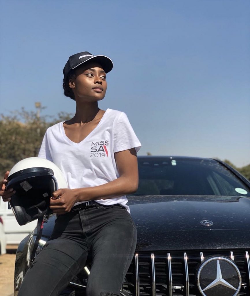 CatalinaKatia1's tweet photo. There is only one name to remember for Miss SA this year, CHUMA MATSALUKA. 
One number to be route for, #15 
South Africa deserves the best there is☝🏾 Make the right choice and vote for my girl 👑 #ChumaForMissSA #misssa2019 #BrownSkinGirl #sabeauties #20models https://t.co/Uph58EdzVN