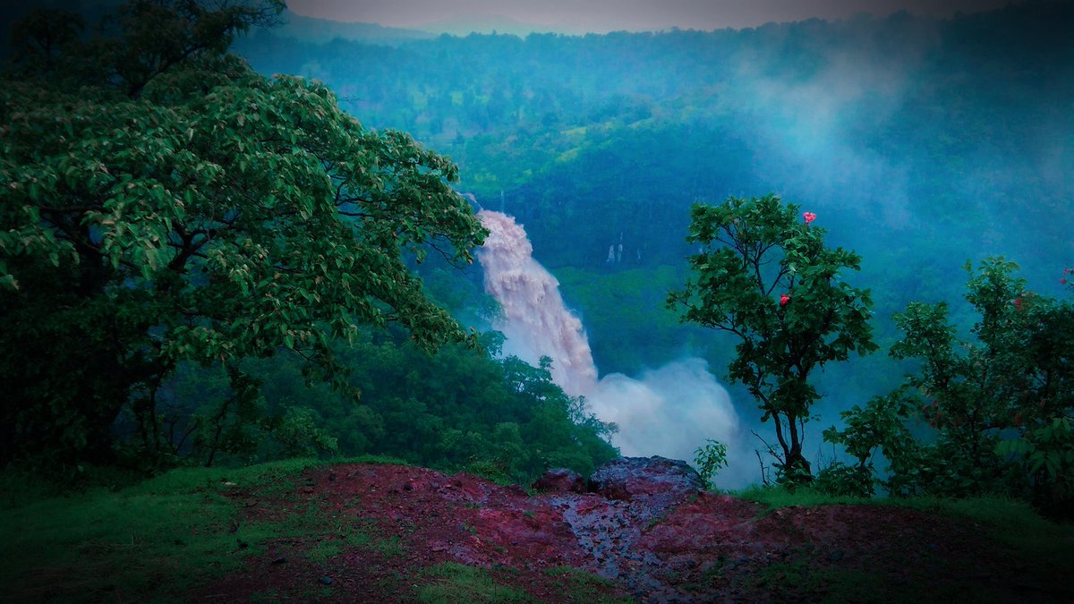 Dugarwadi Waterfall in Trimbak Maharashtra is around 30 km away from Nashik city famous for milky white water gushing down the hill makes it a popular tourist spot.