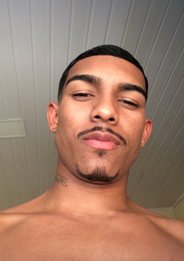 juniorcostta96's tweet photo. +2 de cria ao vv dia lindo 👽❤️ https://t.co/ArL3WrwtqX