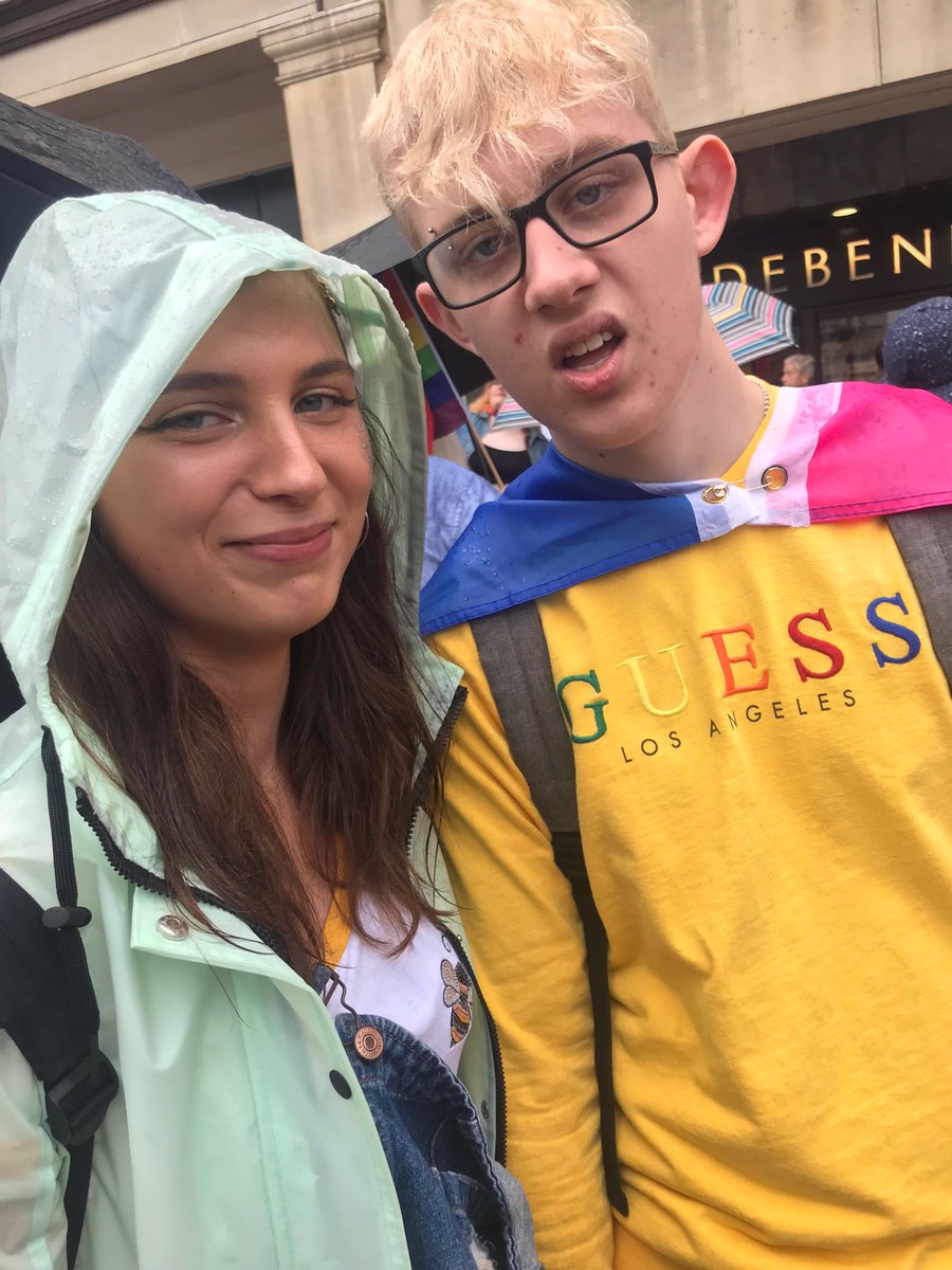 FergenspielTG's tweet photo. Prideπ³οΈβπ #pride #pride2K19 #nottinghampride https://t.co/1kRURsCbll