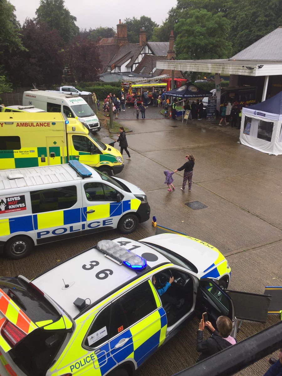StAlbansVPC's tweet photo. Over 1100 people attended our #EmergencyServicesOpenDay today at Harpenden Fire Station. Raising over £1800 for Charity. Thank you to everyone that attended and supported us. 🚔 🚑 🚒 @StAlbansChief @HarpendenPolice @hertsboatrescue @HFRS @HarpendenTown @promedicusltd https://t.co/XTJGIl90zv