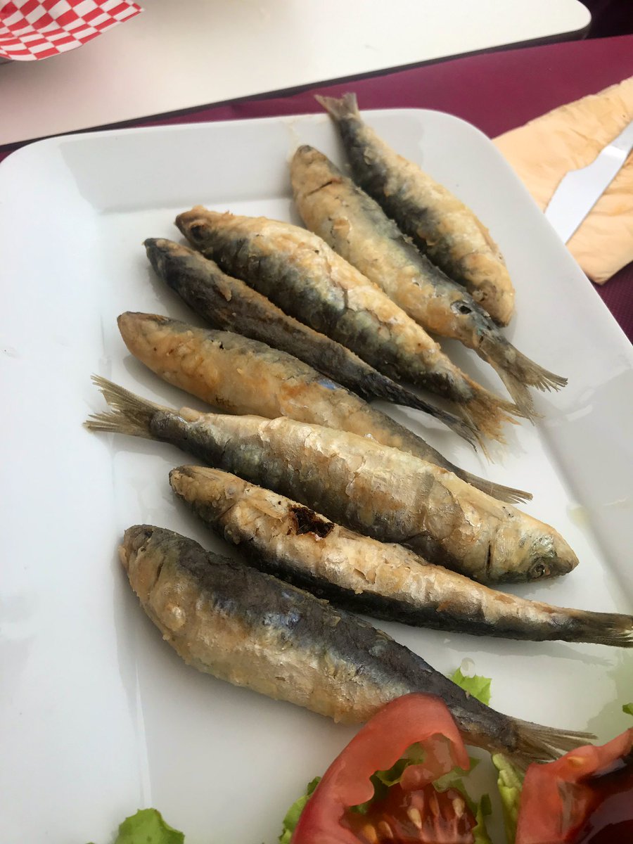 SastrePaco's tweet photo. Dónde estamos y con quien ??? 😜😂Ya sabéis que estamos con #SONIA ...... en el #BarPequeño @portocorrubedo ...sin comentarios ...🔟🔟🔟 😜😍⚓️🌊☀️⛵️#Xoubas #Pulpo #Calamares #Navajas #PimientosDePadrón #Churrasco .... y ...... #Albariño 👏🏻👏🏻👏🏻 @FestaDoAlbarino en breve !!! 😜 https://t.co/DxuPcOf6i2
