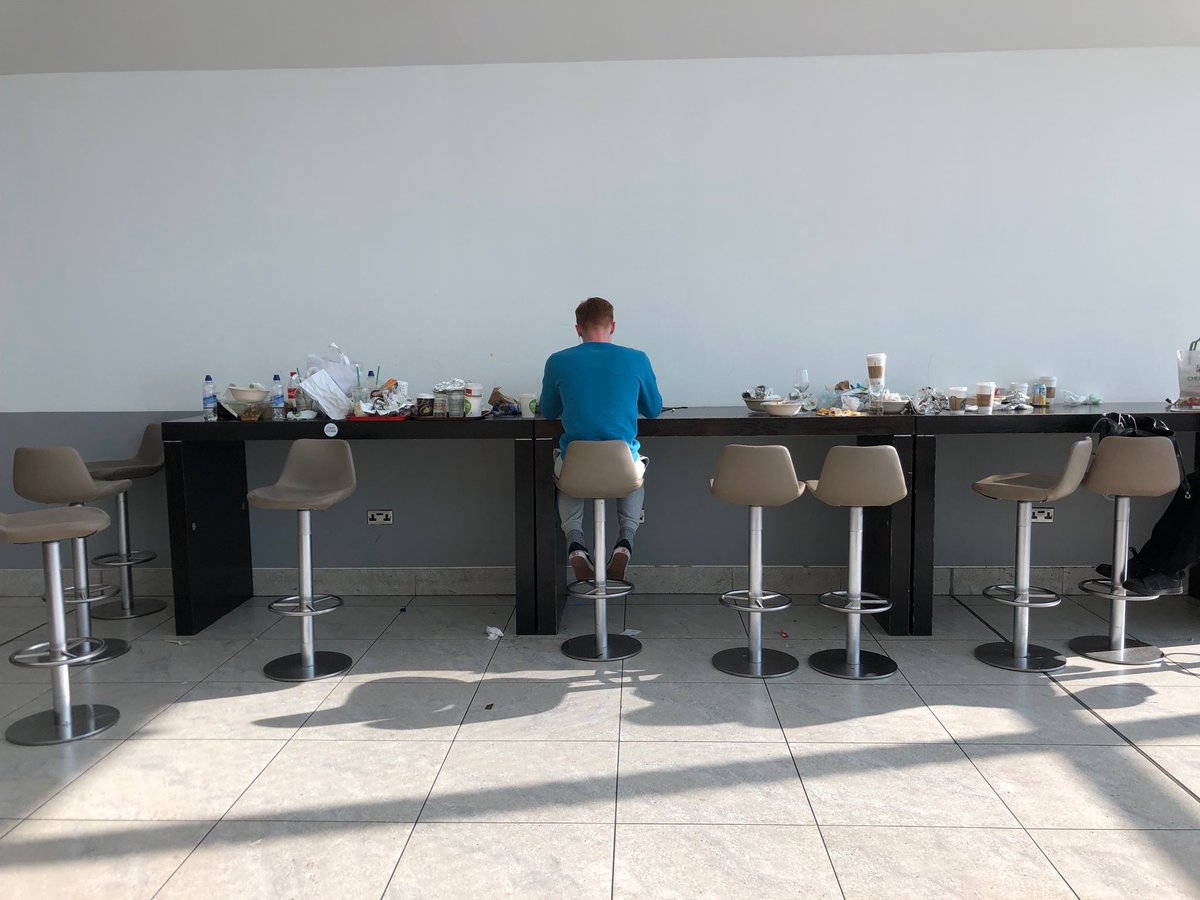 bgormley's tweet photo. ⁦@DublinAirport⁩ looks like the cleaning staff are on holiday. Pretty gross trying to find somewhere to eat in T1. No change in 30 minutes. https://t.co/tZpS27UQka