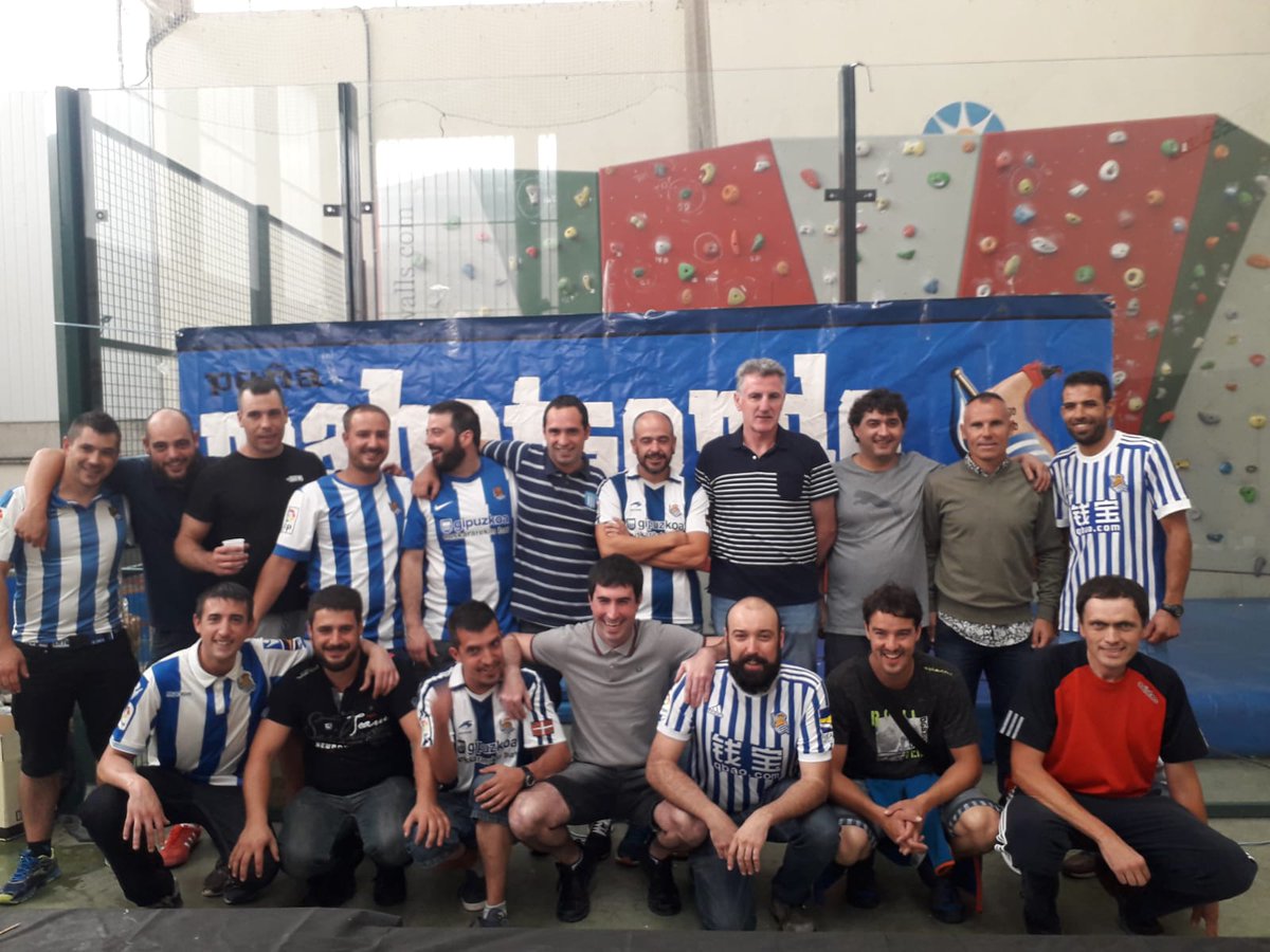 LogronoUnited's tweet photo. Hoy nuestros amigos de Lanciego de la Pena Mahatzonda de la @RealSociedad  han invitado a nuestro entrenador @GerardoGLeon7  . Ellos encantados y la familia del EDF Logroño también... Un Saludo a Todos... que se lo han pasado de maravilla https://t.co/ow8xzseAHp