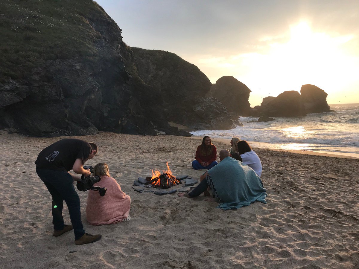 Dreamy beach evening shoots 😍🌊📹🌅 #behindthescenes