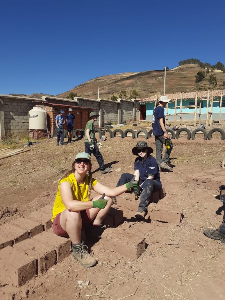 campperu's tweet photo. A few more pics of #TeamHuallaga & #TeamMadreDeDios working on projects at #CampMaras💪🏽 #DoSomethingAmazing #CampsEffect @CampsInt https://t.co/ckOY5FTZlg