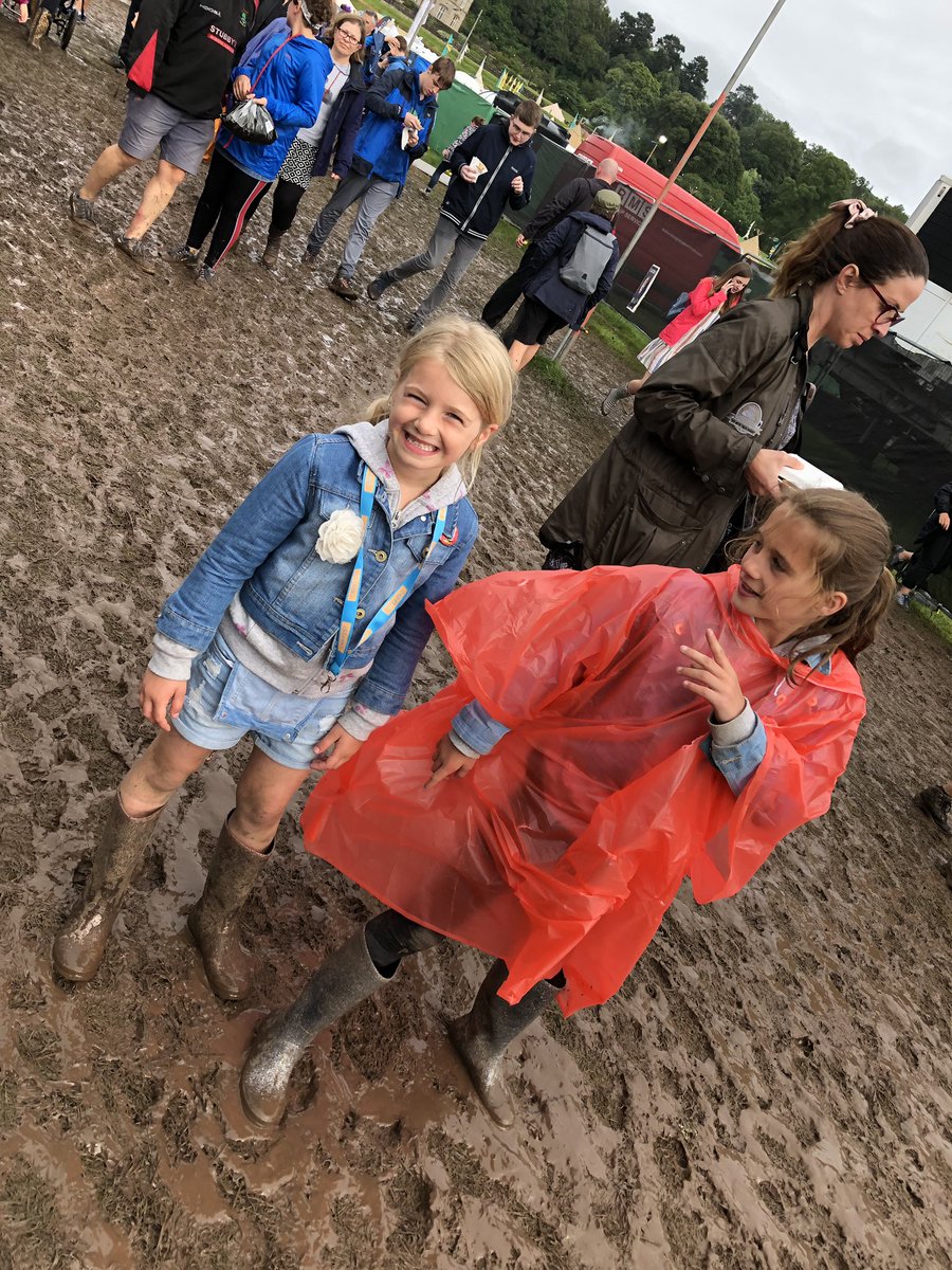 SalesJ28's tweet photo. It’s only raining on the outside #CarFestNorth https://t.co/X2RrDuZRPB