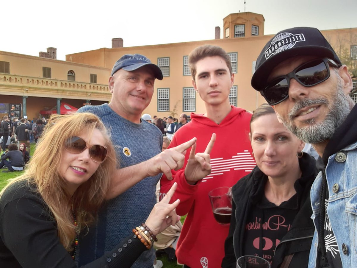 heleenniere's tweet photo. #WWBF Hanging out with my cool family at #beerfestival at the #CastleofgoodHope https://t.co/0kLSTySxds