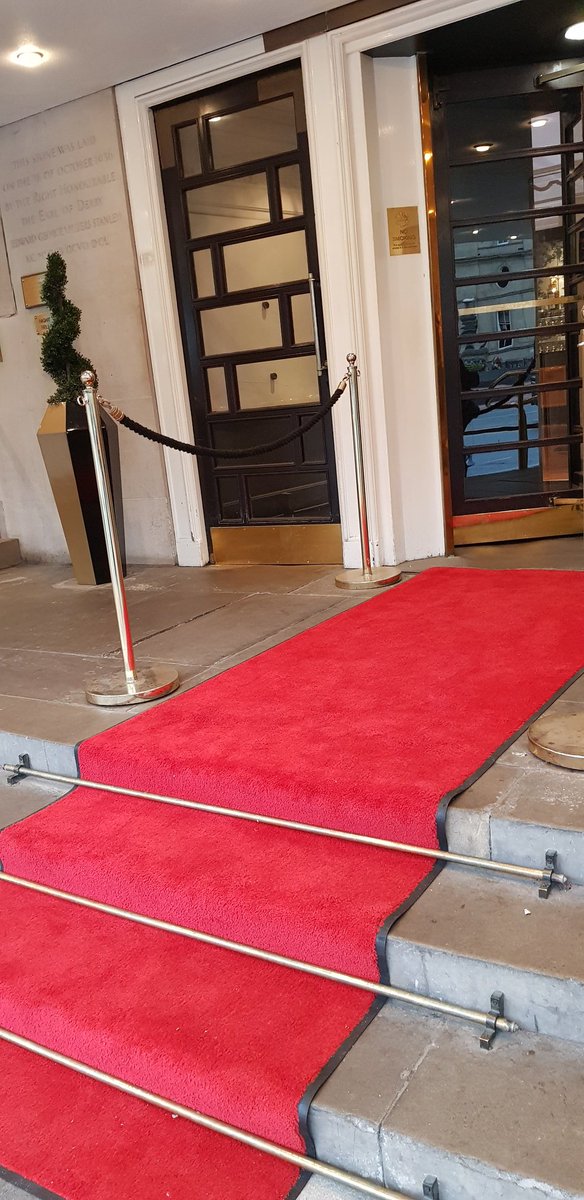 LuminateLGBT's tweet image. We have arrived @TheQueensQ for the fabulous The Ruby Slipper Ball @friends_dorothy #excited #inthebar