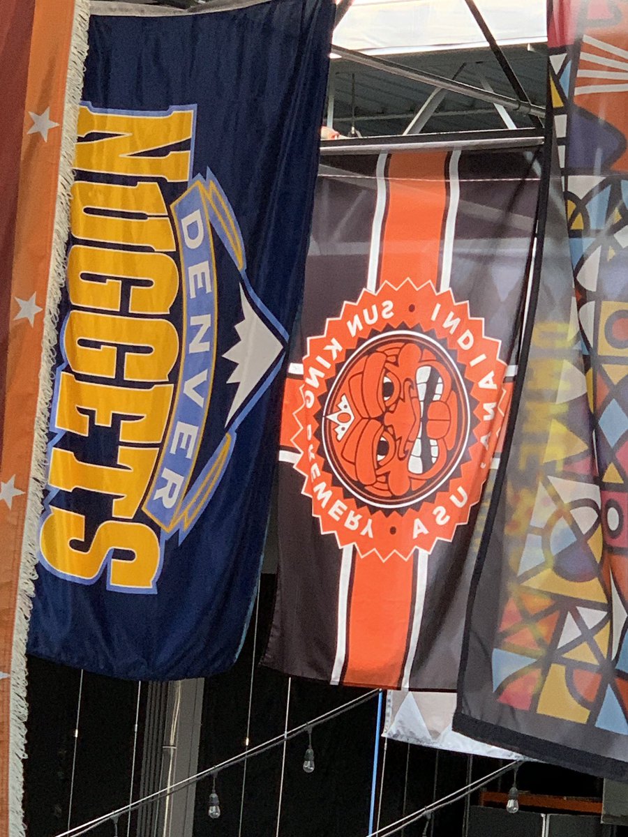 Indy59Jeff's tweet photo. @BierstadtLager in Denver.   @SunKingBrewing has a presence!   Both have great beers. https://t.co/2iNiBS415R