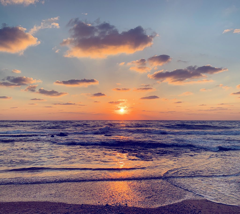 Sunaet time at tel aviv's beach