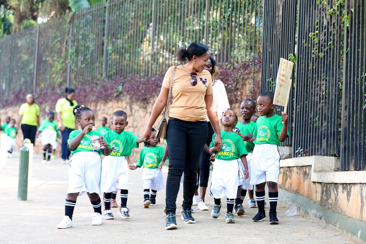 KCCAUG's tweet photo. Our little Climate Heroes embarked on a #ClimateChange awareness march through the streets of Kampala with so much enthusiasm and a concerted call to action against Climate Change—They made a key statement; "Let's all join the fight against the phenomenon"
https://t.co/tSi5Gn1jiN https://t.co/vOIHP9Ohae