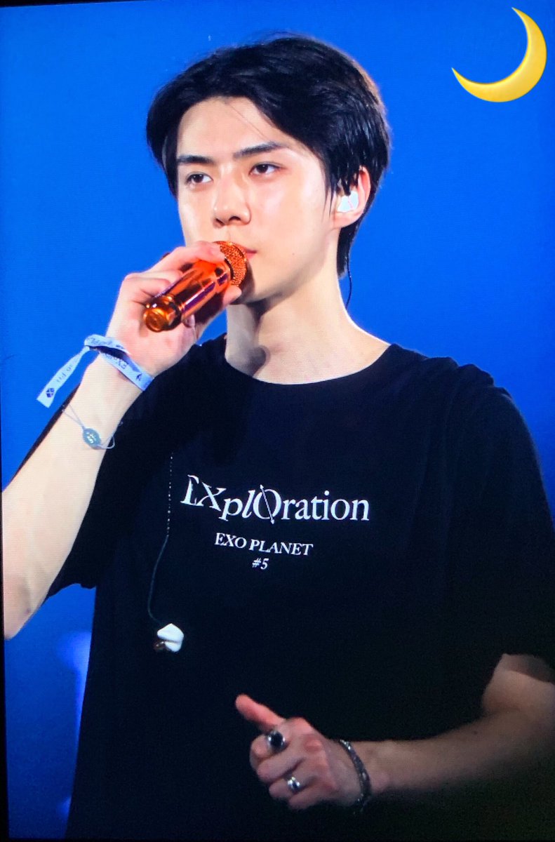 thecrescent94's tweet photo. 190727 EXO PLANET#5 - EXplOration 
젤루 수고했어🥰🥰
#세훈 #sehun https://t.co/XK29jqMdMu