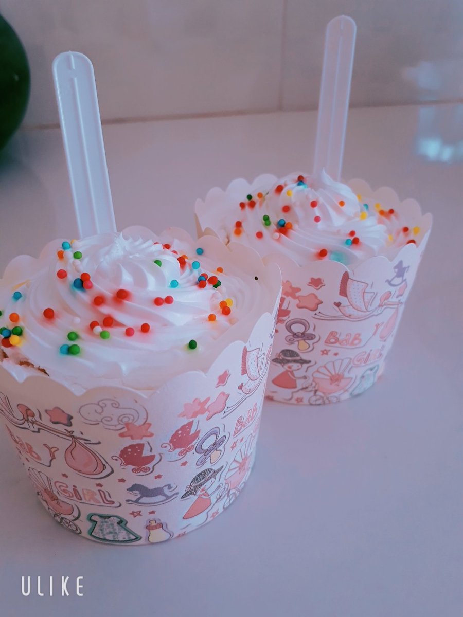 Queanh18061's tweet photo. Yum yum ❤ 
#icecreamcake https://t.co/mEViKMQbFs