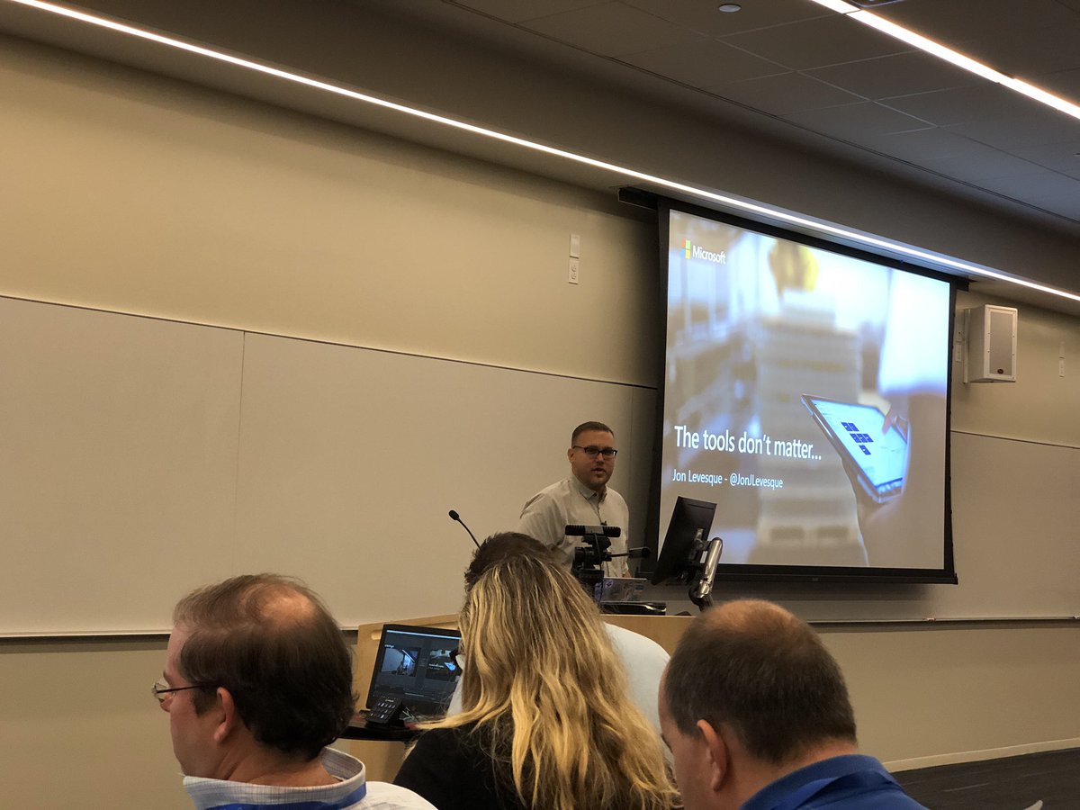 jwillisrose's tweet image. #O365NYC #SPSNYC kicking off with @JonJLevesque keynote “The Tools Don’t Matter”  @spsnyc #jonflow