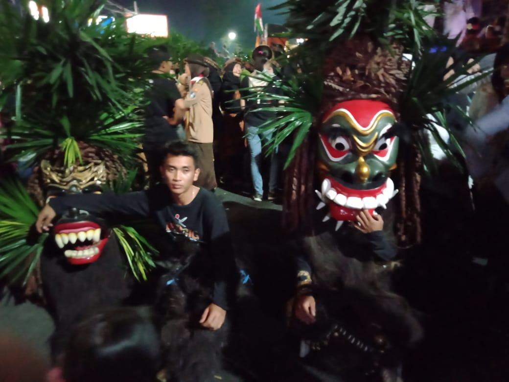 binamargapwk's tweet photo. Serbaneka festival budaya Ngarak Awug Rekor MURI #HUTPurwakarta 2019 @ratna_anne @DiskominfoPWK @Kaharti_PWK https://t.co/WGsAzg148G