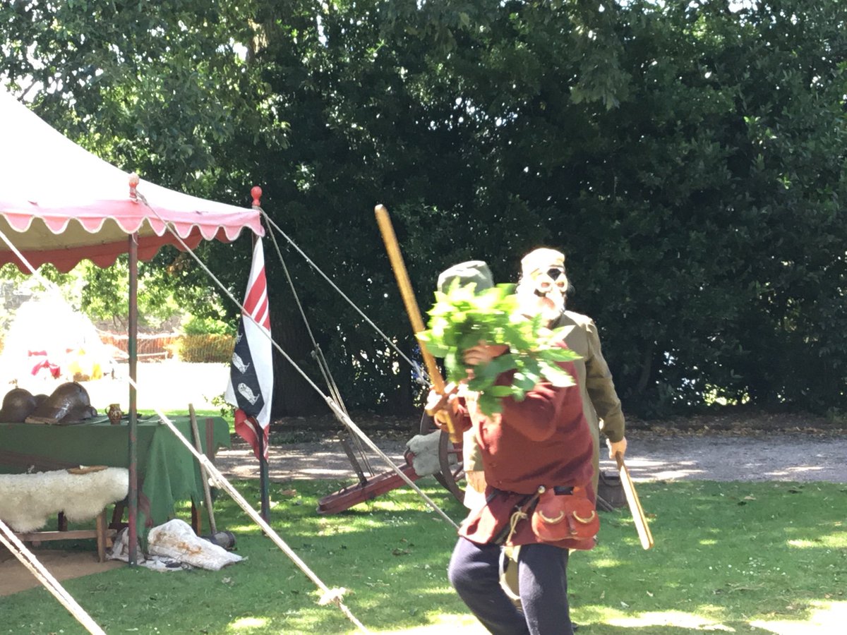 Castell Talacharn (@laugharnecastle) on Twitter photo 