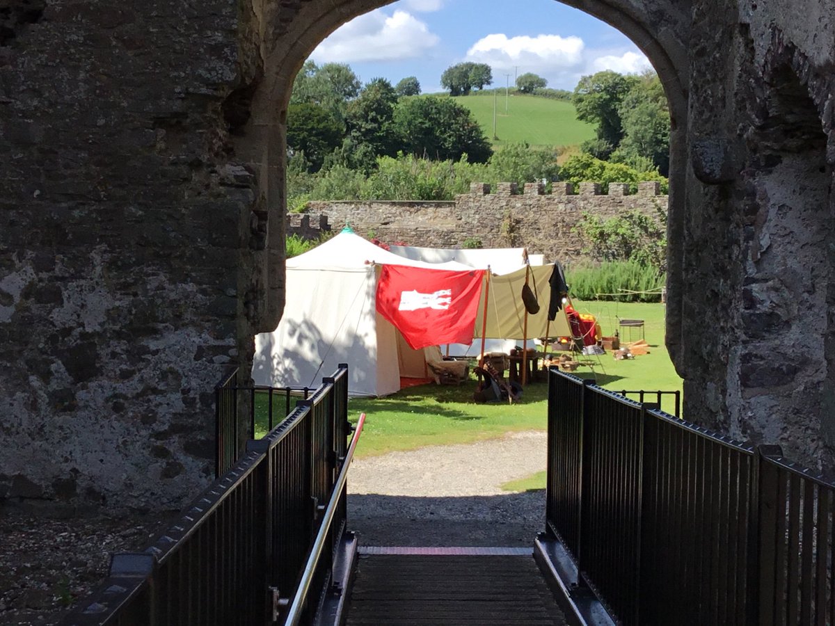 Castell Talacharn (@laugharnecastle) on Twitter photo 