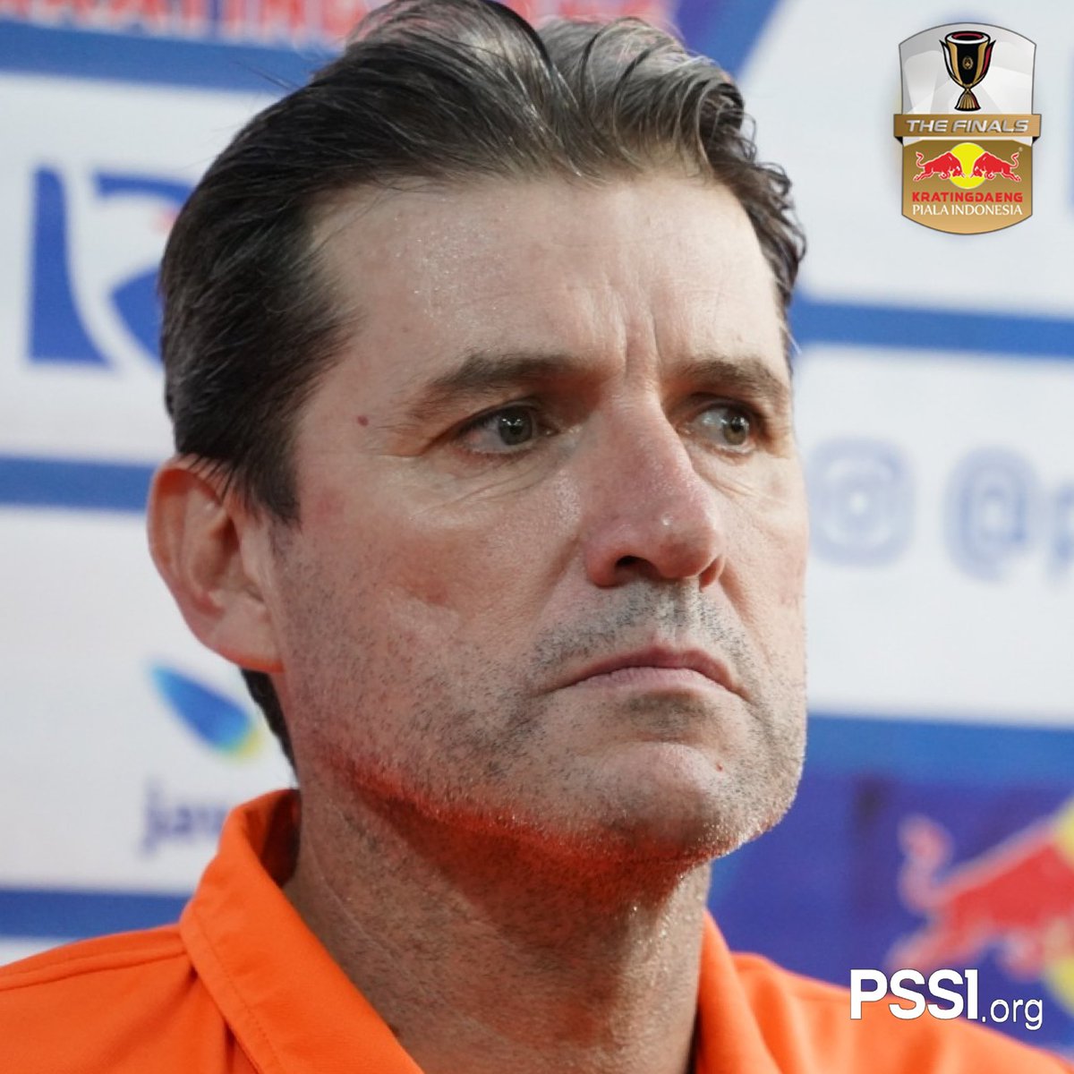 Persiapan tim sudah sangat baik, pertandingan besok kedua tim saling kenal, saling tahu kekuatan masing-masing, dan kami datang dengan kekuatan kami,” kata pelatih Persija Jakarta, Julio Banuelos.

#PSSINow #SepakBolaNusantara #KratingdaengPialaIndonesia