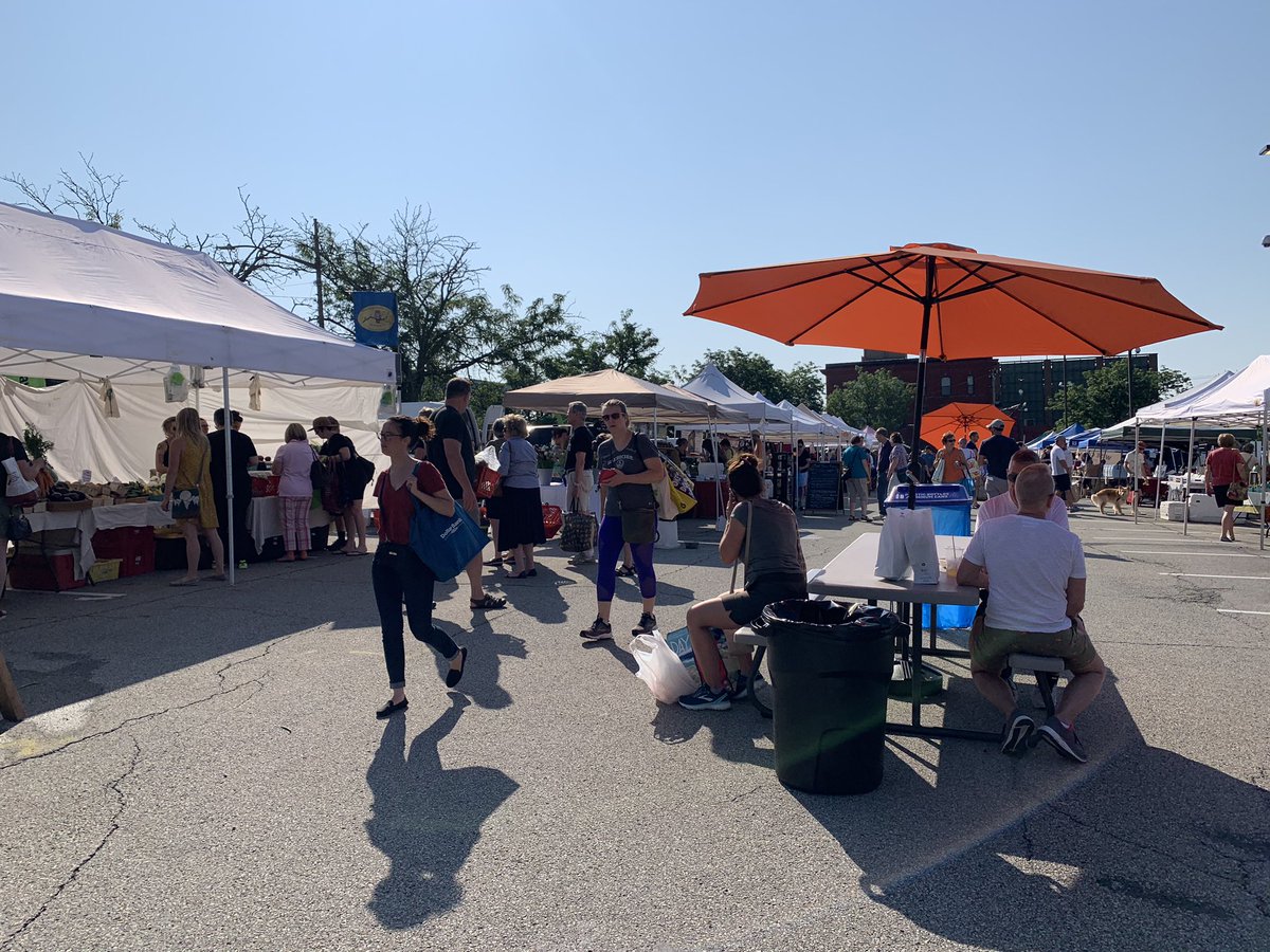 FTT_Pittsburgh's tweet image. Come see us at Bloomfield Saturday Market this morning! So many local favorites! @whocooksforyouf @sturgesorch @gryphonstea @OldTimeFarm @FarmKings @AHNtoday #buyfreshbuylocal #localdairy #keepitrealkeepitlocal #localeconomy