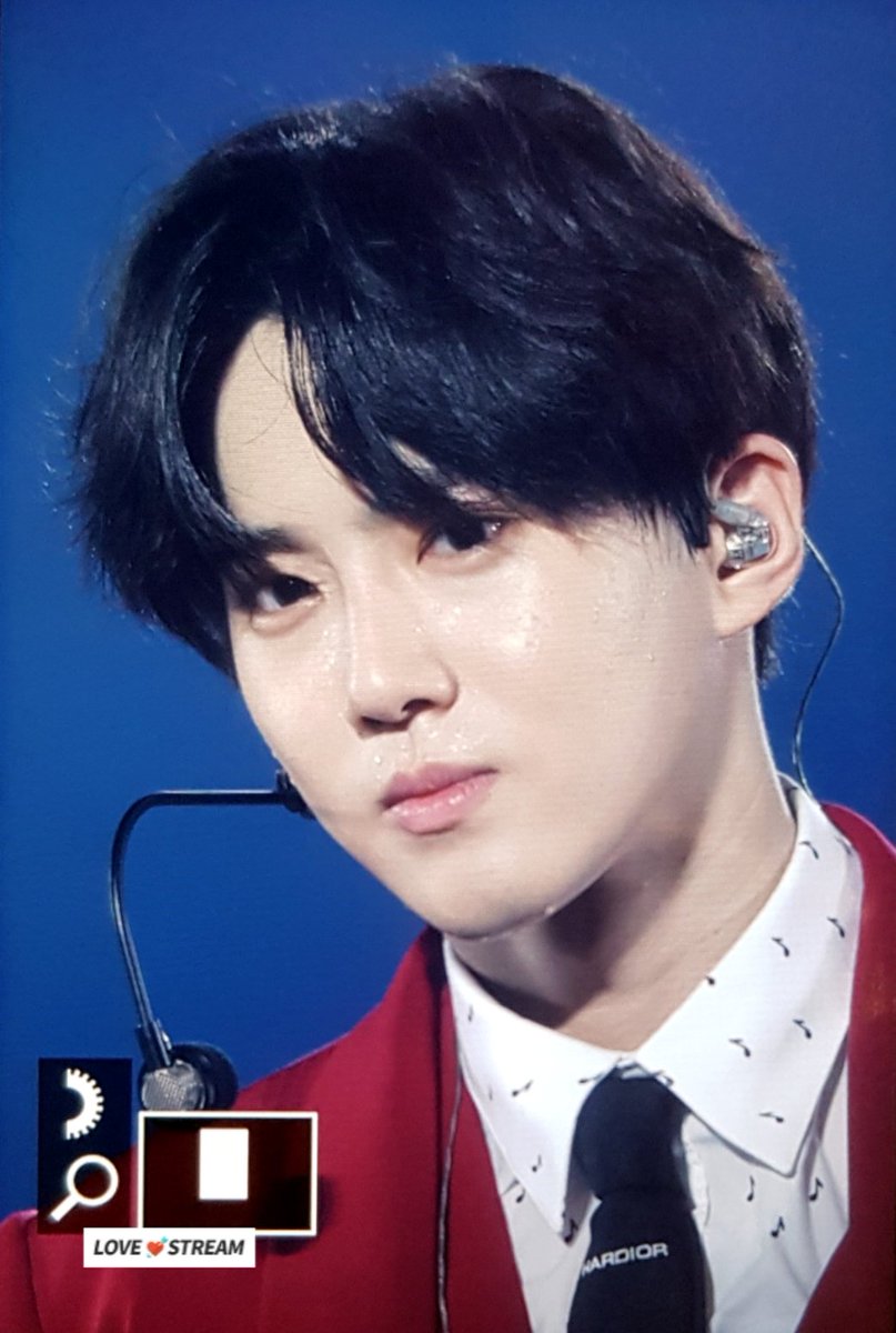 lovestream522's tweet photo. 190727 그 머시냐 인간..물망초....
#EXO #SUHO #수호 #준면 https://t.co/LowyhfbY2I